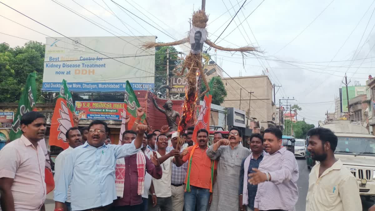 bjp-standing-in-support-of-tribal-students-burnt-effigy-of-hemant-soren