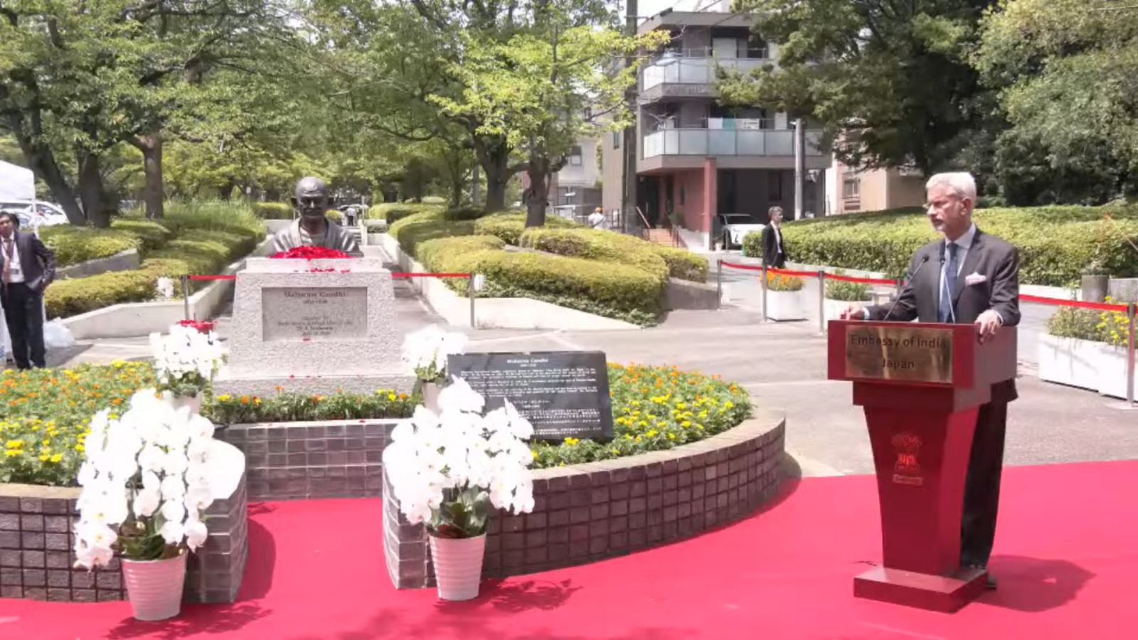 MAHATMA GANDHI BUST IN TOKYO  MINISTER S JAISHANKAR  GANDHI AT FREEDOM PLAZA IN TOKYO  ഗാന്ധിയുടെ പ്രതിമ അനാച്ഛാദനം