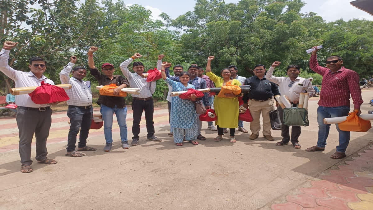 selected teacher patwari protest in madhya pradesh government