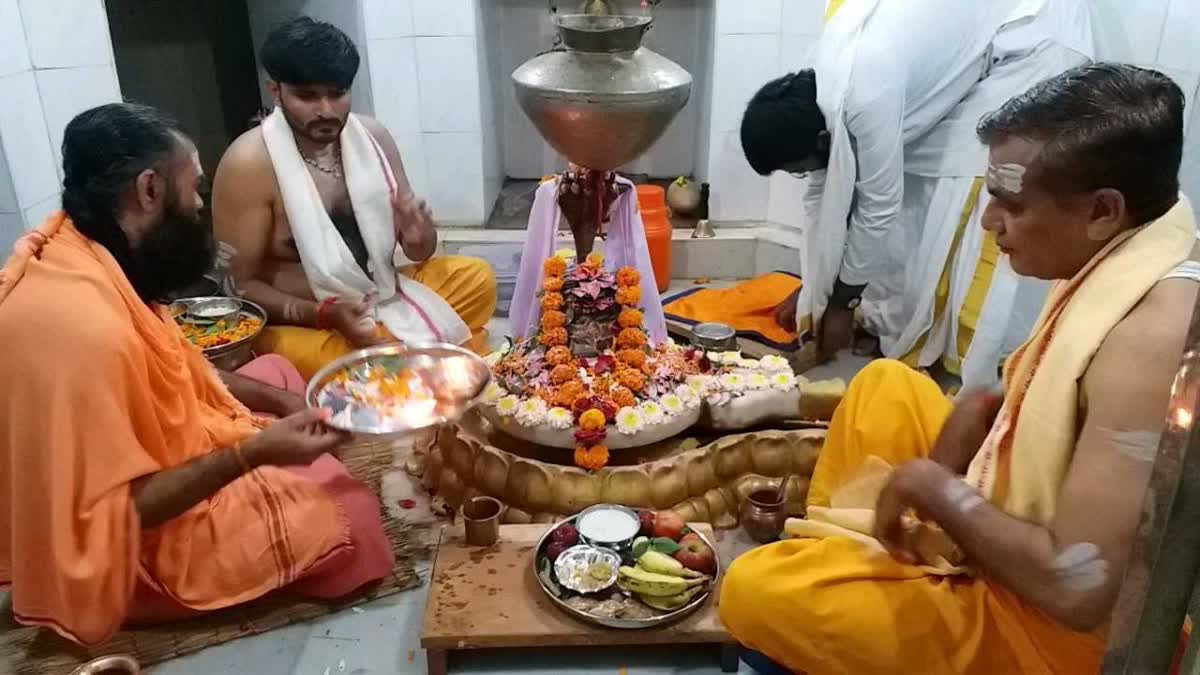 Sphatik Shivling Pujan : પવિત્ર શ્રાવણ માસ દરમિયાન સ્ફટિક શિવલિંગના દર્શન અને પૂજાનું છે ઘણું આધ્યાત્મિક મહત્વ