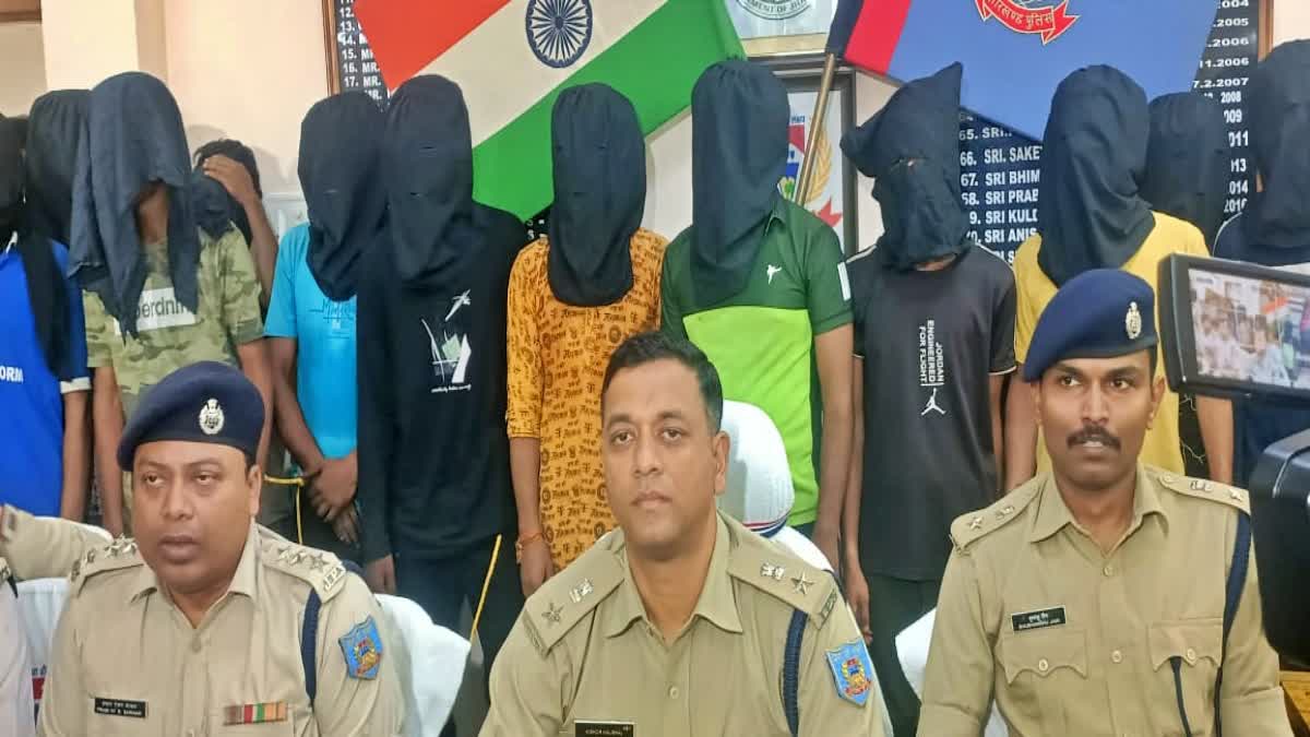 police arrested 14 snatchers in ranchi