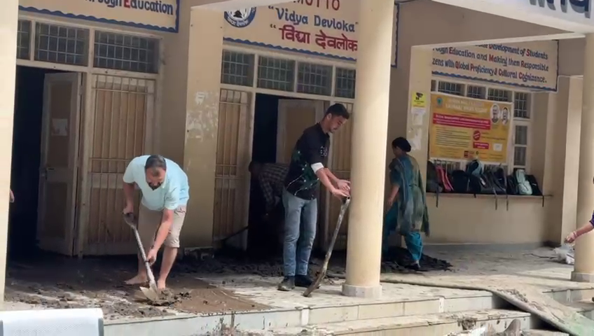 Seraj Students Cleaned College