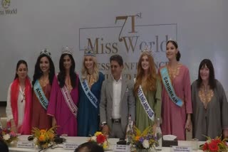 miss-world-karolina-bielawska-other-beauty-queens-in-kashmir