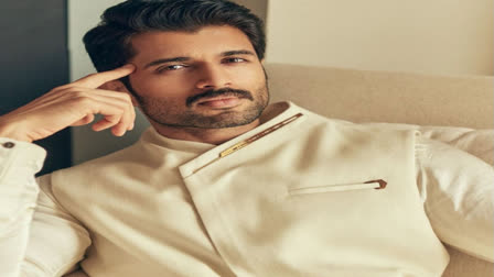 Vijay Devarakonda-Samantha's latest film 'Khushi' will hit the screens on September 1. Therefore, in order to stay in the limelight, the film crew is posting updates on social media. Hence, the film's news is trending. Vijay Devarakonda recently posted a video as part of the promotion of the movie. Currently, it has gone viral and netizens expressed mixed reactions over the video.