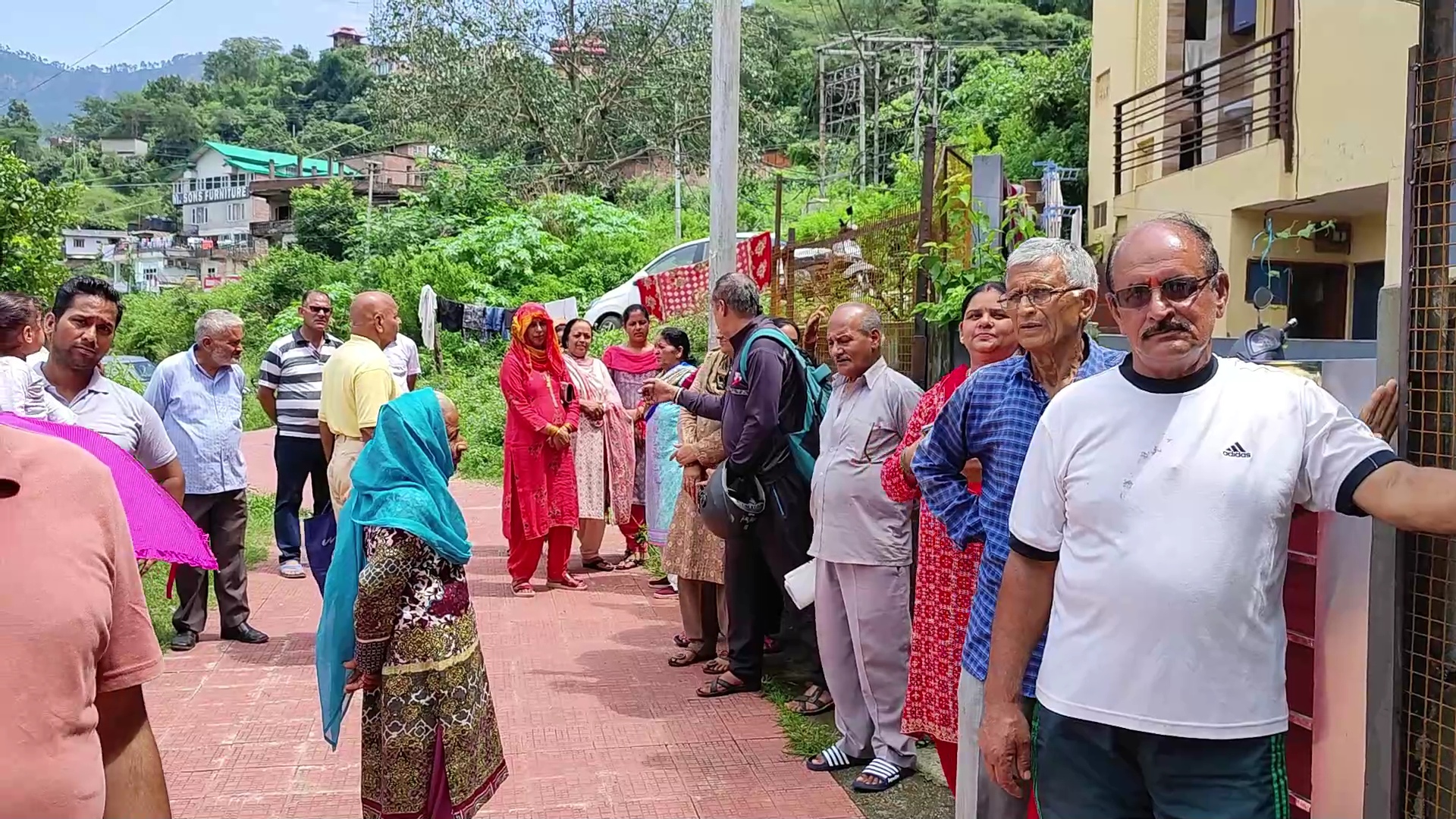 Nela Ward People Protest against HRTC in Mandi