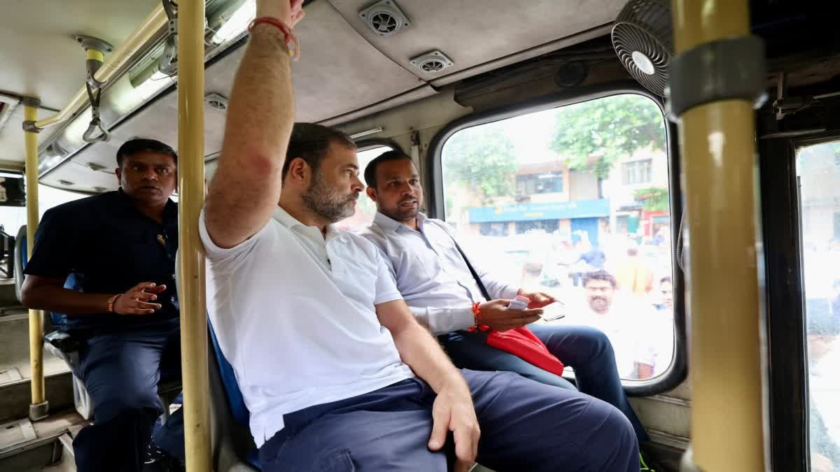 Rahul Gandhi in DTC Bus