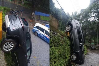 ACCIDENT IN THAMARASSERY PASS  CAR ACCIDENT IN KOZHIKODE  കോഴിക്കോട് കാർ അപകടം  കാര്‍ താഴ്‌ചയിലേക്ക് മറിഞ്ഞു