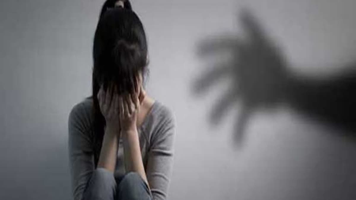 crime-news-inspector-suspended for talking obscenely-to-rape-victim-in-uttar pradesh