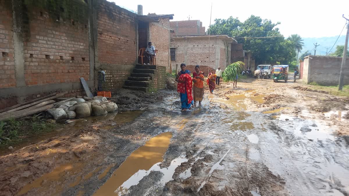 Main road dilapidated due to incessant rains