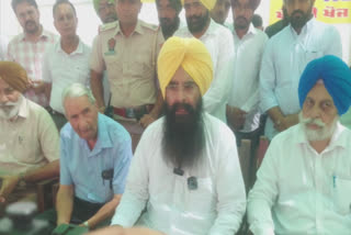 In Bathinda, Agriculture Minister Gurmeet Khudian issued a warning to those selling fake medicines and seeds