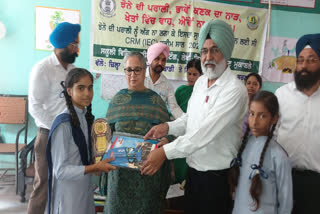 Students can play the role of ambassadors to convey the message of not burning stubble to the farmers