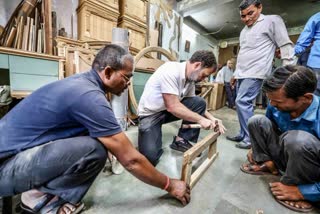 Rahul Gandhi visited Furniture Market