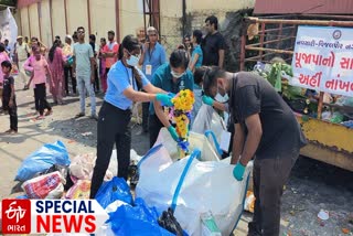 ganesh-mahotsav-2023-ganesh-visarjan-navsari-rotary-club-collect-wastage-from-idol-make-vermicompost-free-distribution-to-poor-farmer-corporation-helps