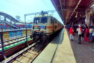 बिहार के गुजरने वाली ट्रेन रद्द