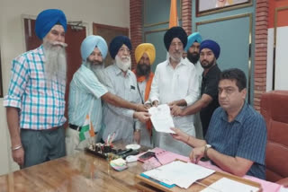 leaders of Sikh organizations gave emand letter to Deputy Commissioner of Amritsar