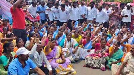 MLA Seethakka Rally on National Highway in Mulugu