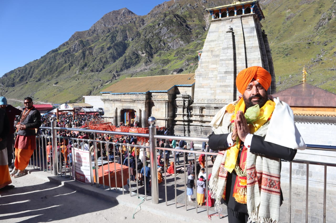 Governor Gurmit Singh visits Kedarnath