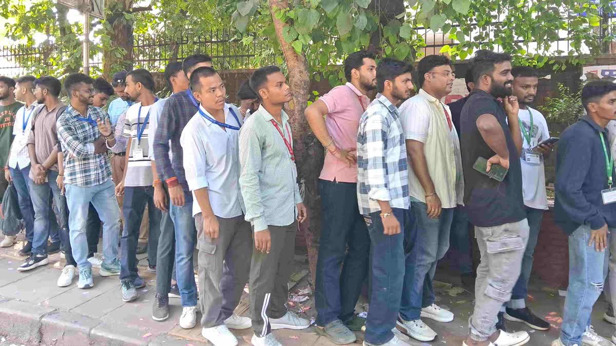 Students queue up to cast vote during the DUSU election 2024