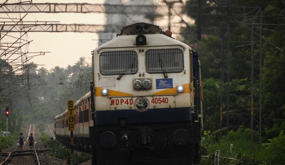 KANNUR YESVANTPUR TICKETS  KANNUR BENGALURU TRAINS  YESVANTPUR EXPRESS SLEEPER  കണ്ണൂര്‍ യശ്വന്ത്പുര്‍ എക്‌സ്‌പ്രസ്