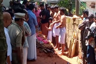 SHIRUR LANDSLIDE VICTIM ARJUN  ARJUN FUNERAL  ഷിരൂർ മണ്ണിടിച്ചിൽ  അർജുൻ ശവസംസ്‌കാരം പൂർത്തിയായി