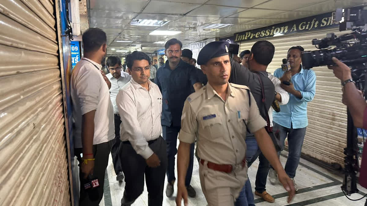 Cash and Gold in Lockers of Jaipur