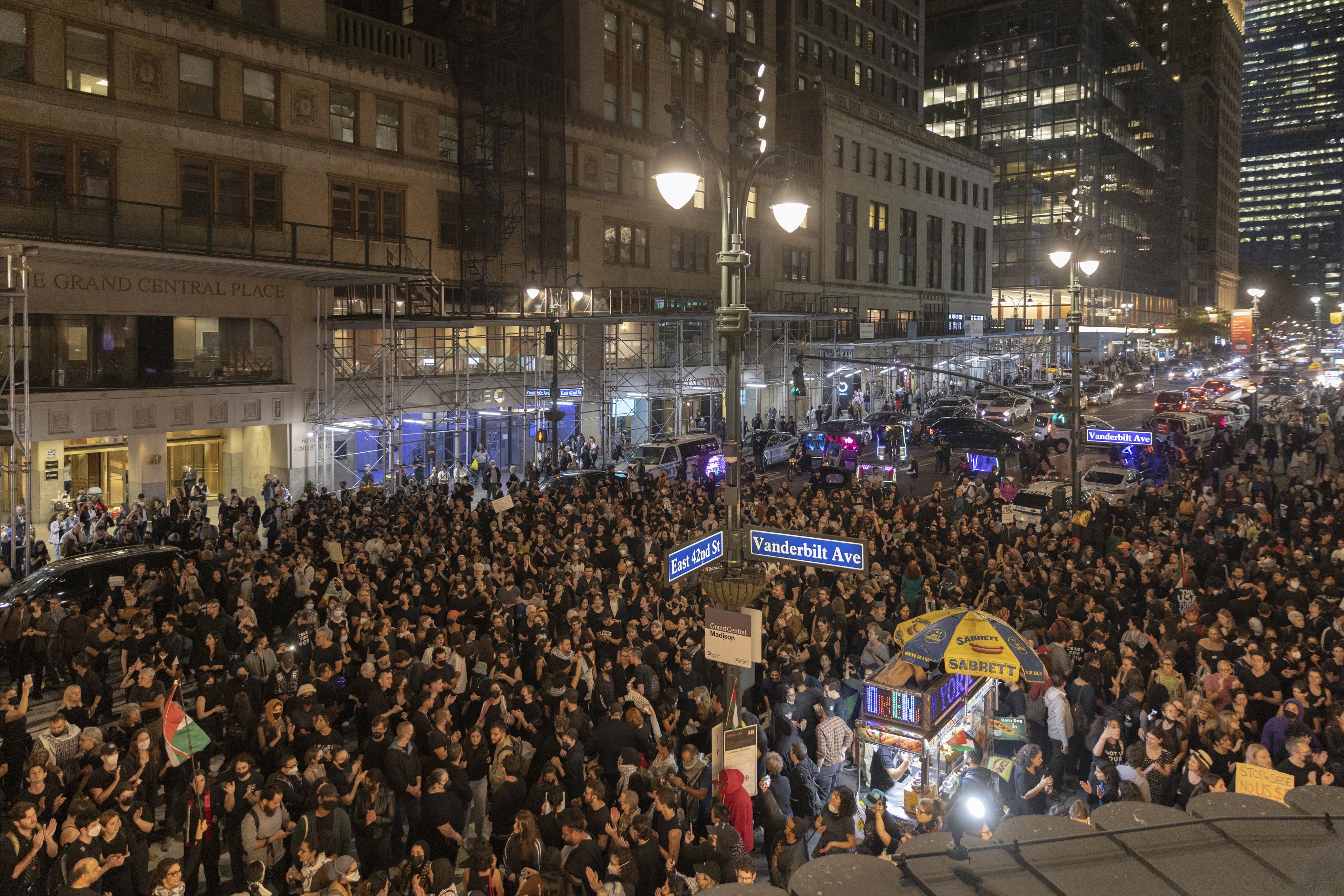 Jews gathered at New York Grand Central Station