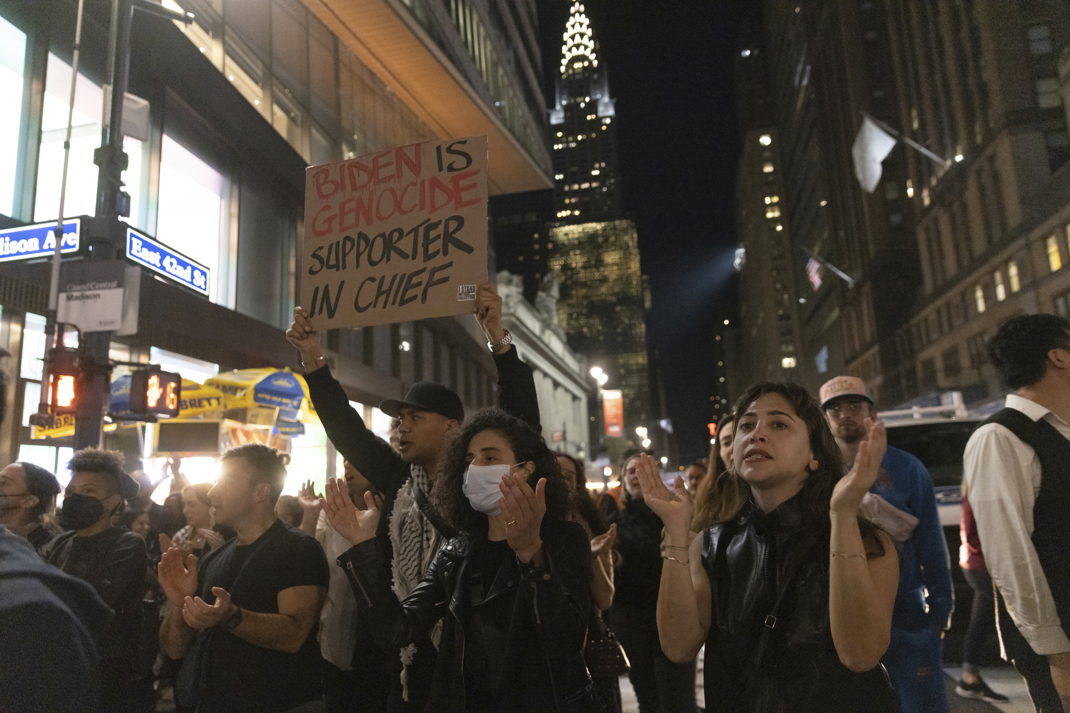 Jews gathered at New York Grand Central Station