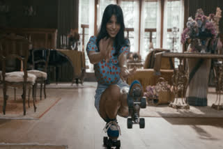 Suhana Khan skating scene
