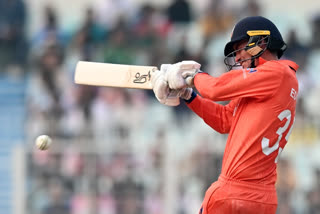 The Netherlands skipper Scott Edwards' elder brother Chris visited Eden Gardens and witnessed his brother batting against Bangladesh. Chris revealed that the sport is becoming more popular in the country during his visit. Writes Sanjib Guha.