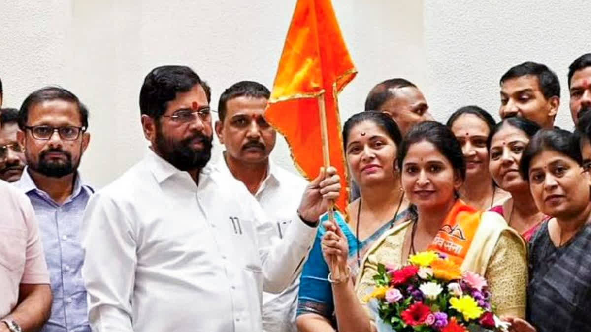 With just two days left for the filling of nominations, BJP leader Raosaheb Danve's daughter Sanjana Jadhav joined the Shiv Sena led by CM Shinde.