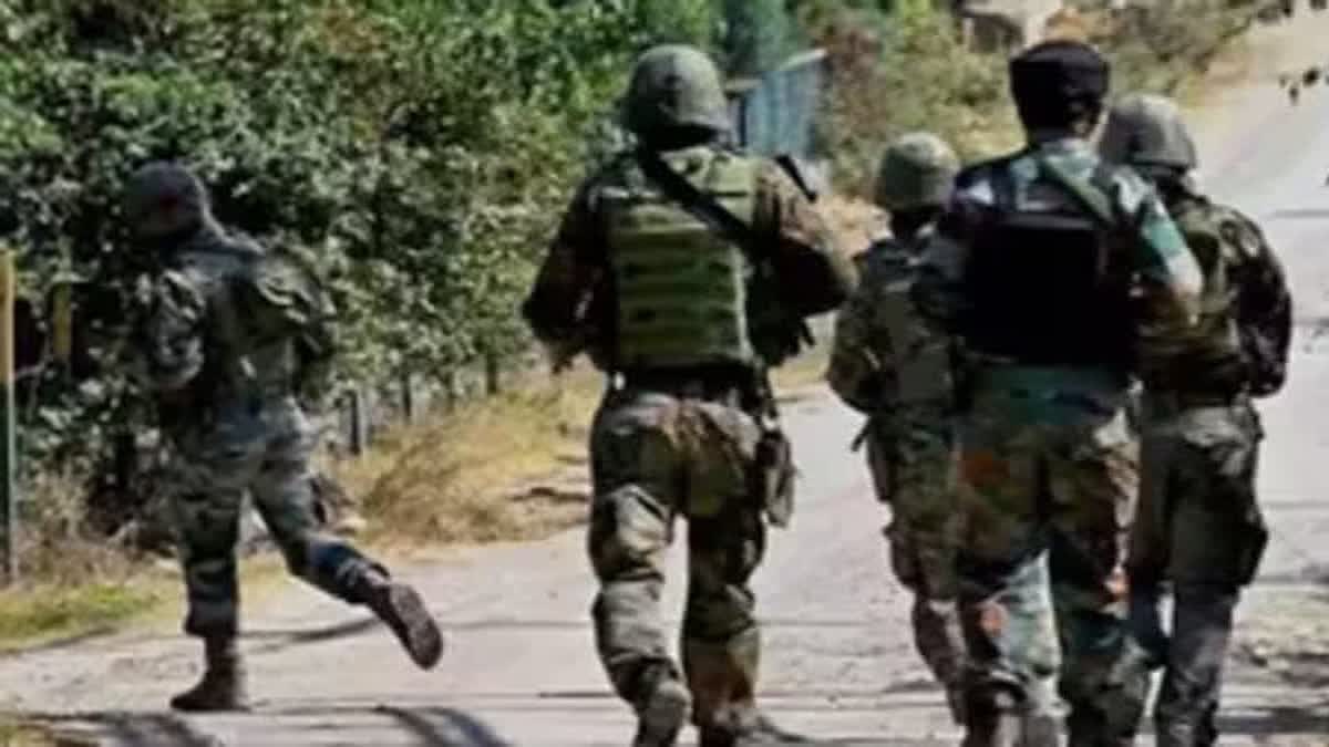 TERRIORIST  TERRORIST ATTACK IN JK  സുരക്ഷാ സേനയും ഭീകരരും വെടിവയ്‌പ്പ്  ജമ്മുകശ്‌മീരിൽ വെടിവയ്‌പ്പ്