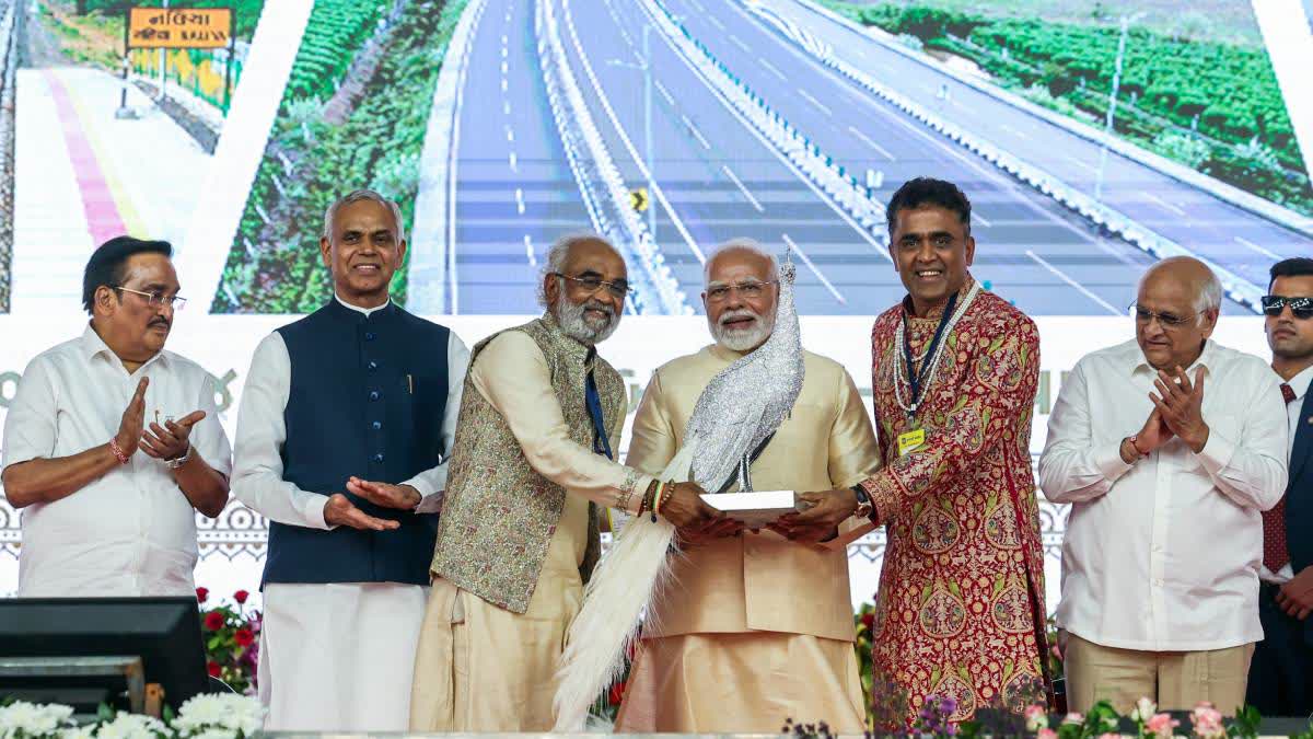 PM Narendra Modi at the stone laying and inauguration of various projects in Amerli on Monday