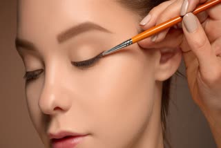 TIPS TO PREVENT EYELINER SMUDGING