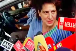 പ്രിയങ്ക ഗാന്ധി നാമനിർദ്ദേശ പത്രിക  PRIYANKA GANDHI IN CALICUT  പ്രിയങ്ക ഗാന്ധി വയനാട്ടിൽ  PRIYANKA GANDHI