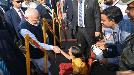 PM Modi and Spanish President Pedro Sanchez Pause Vadodara Roadshow To Meet Differently-Abled Student And Artist Diya Gosai