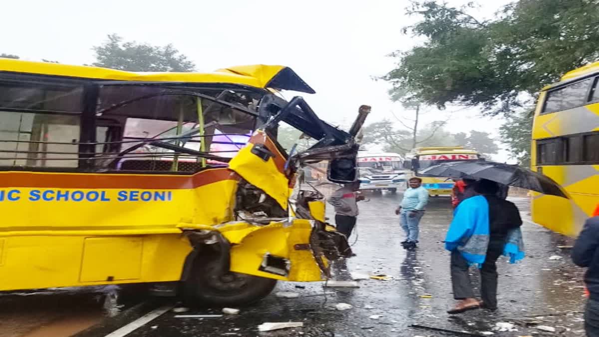 Bus accident in MP Panna and Seoni two people died