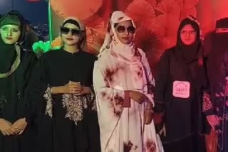 Muslim girls walk ramp  wearing burqas  Jamiat e Ulema  Jamiat e Ulema in protest  ജമൈത്ത്‌ ഇ ഉലമ  ഫാഷൻ ഷോ  Fashion show  Hijab  wear hijab in Fashion show  ramp walk  Muslim girls walk ramp wearing burqas