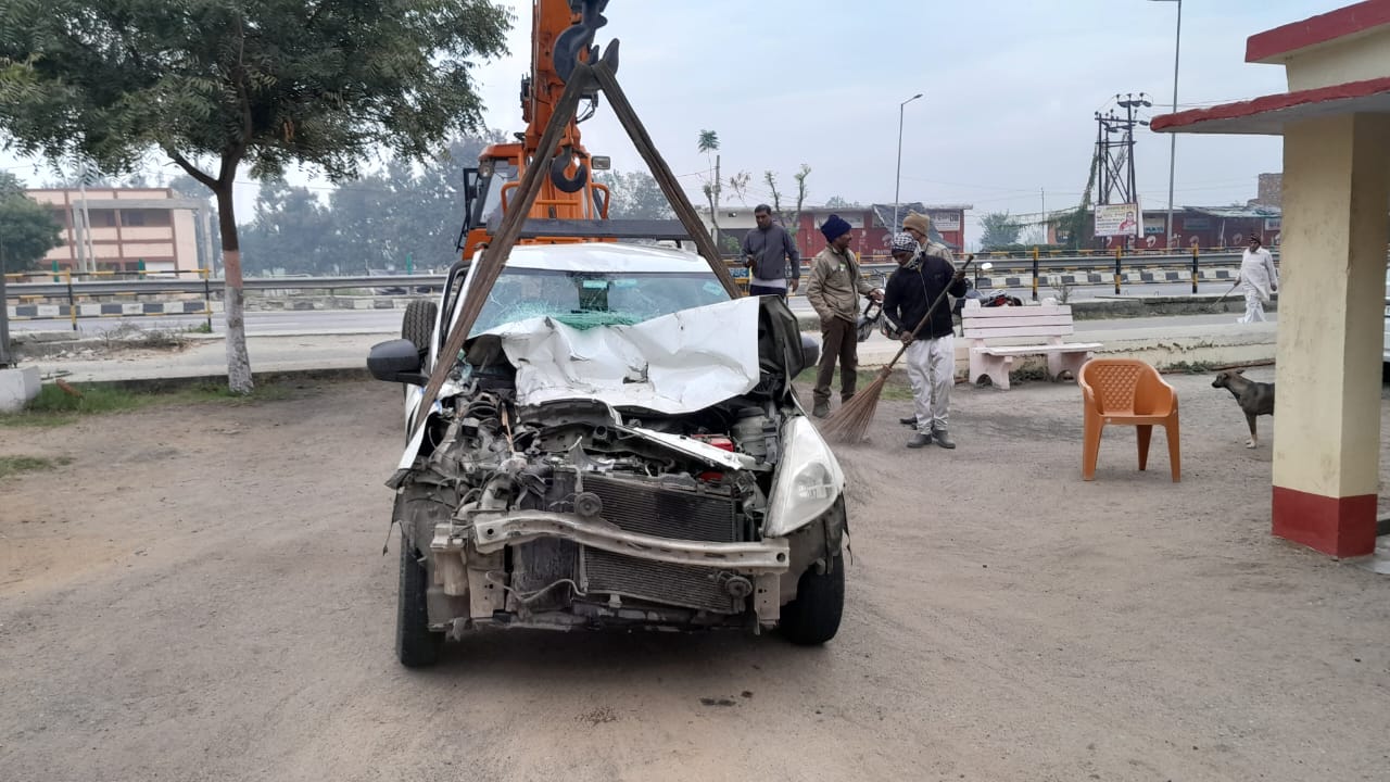 Trainee IAS and driver injured in road accident