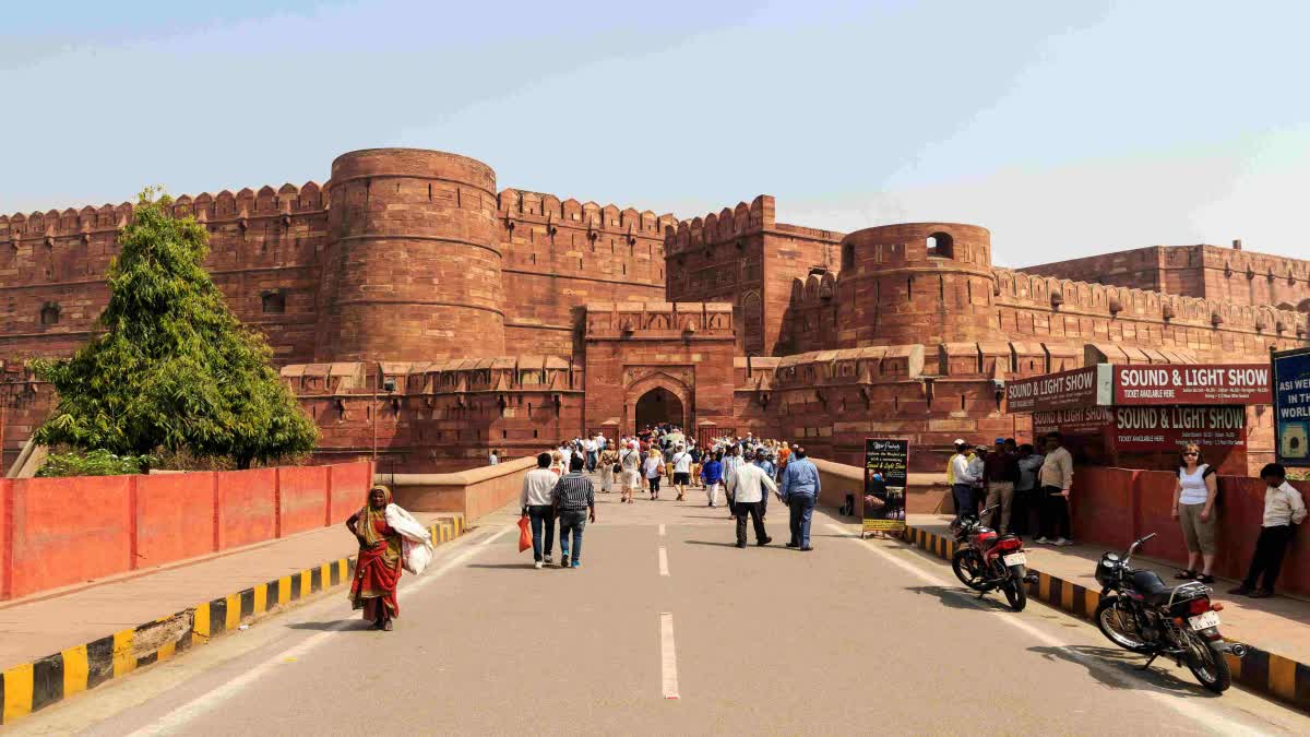 AGRA FORT