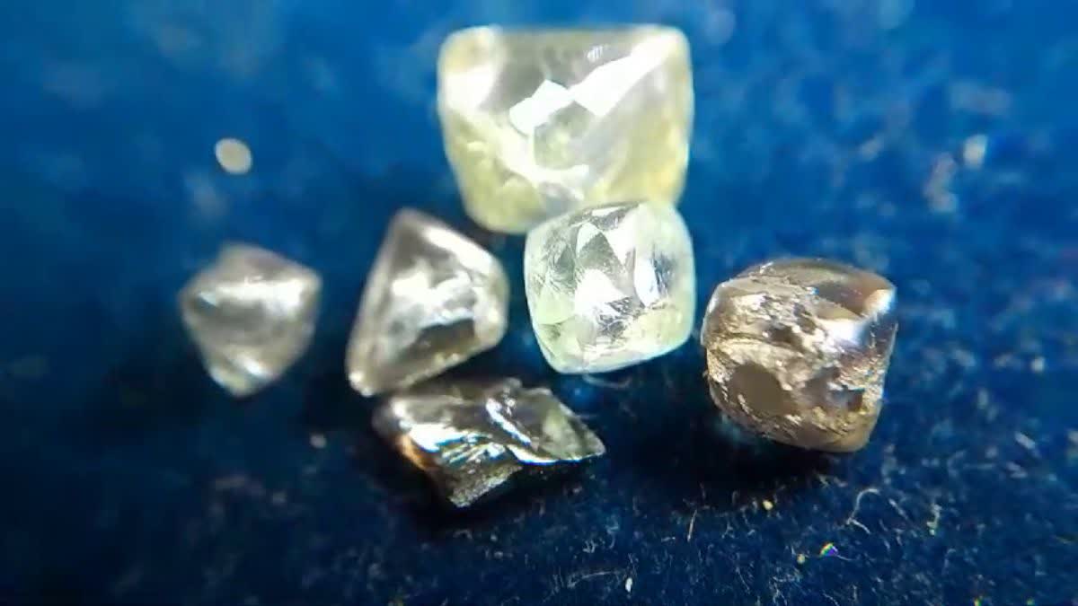 6 DIAMONDS FOUND IN PANNA