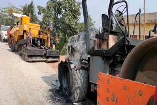 road-construction-vehicles-work-were-set-on-fire-in-khunti