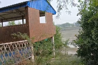 Despite Chief Minister Mamata Banerjee's directive to remove encroachments on government land, a resort has been illegally constructed on the banks of a river in Basirhat.