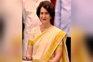 KERALA TRADITIONAL SAREES  KASAVU SAREE  PRIYANKA GANDHI VADRA  FASHION