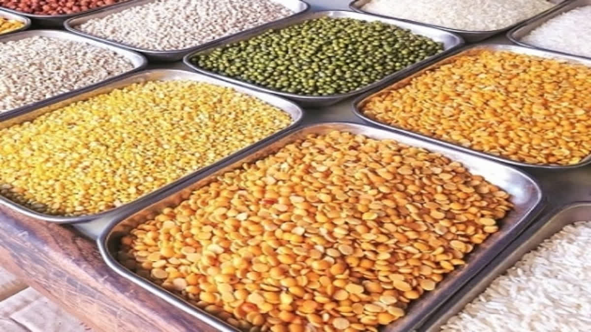 Centre extends import duty exemption on tur, urad dal to March 2025