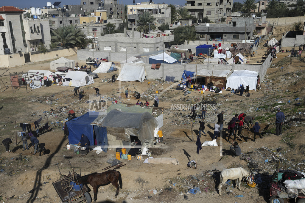 اسرائیلی حملوں سے بچنے کے لیے محطوظ مقام کی تلاش میں فلسطینی