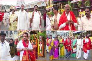 Politicians_In_Tirumala_Temple