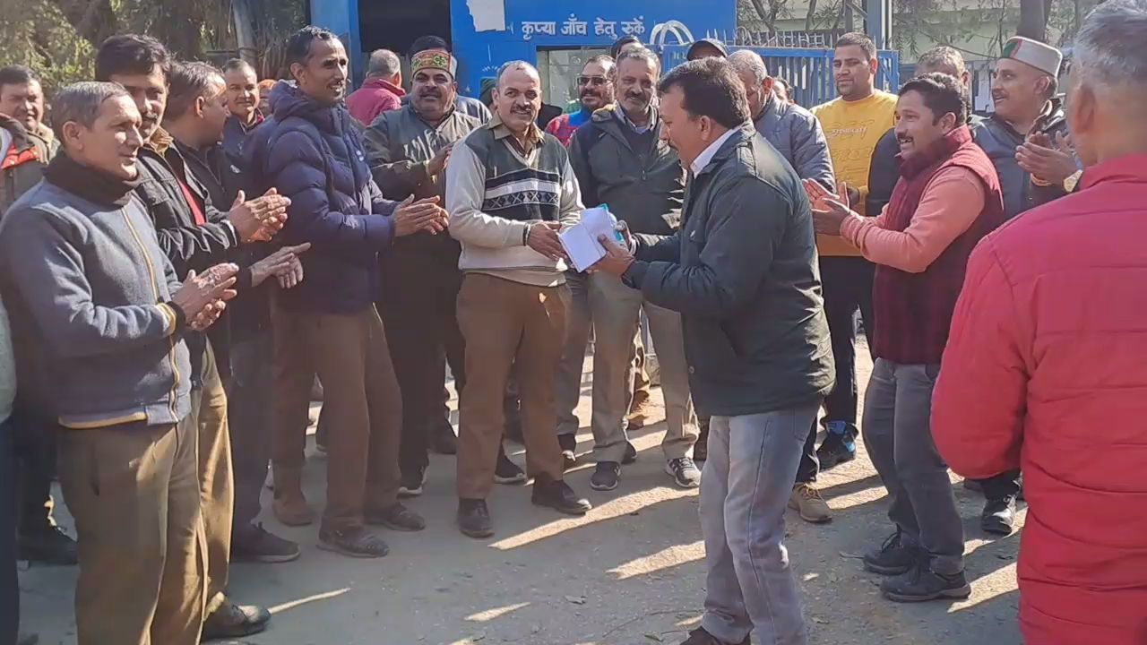 HRTC Driver Conductor Protest In Mandi