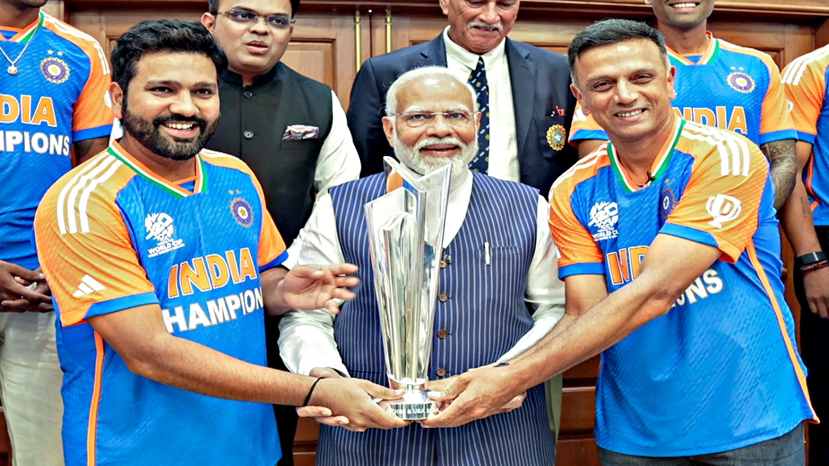 INDIAN CRICKET TEAM WITH PM MODI