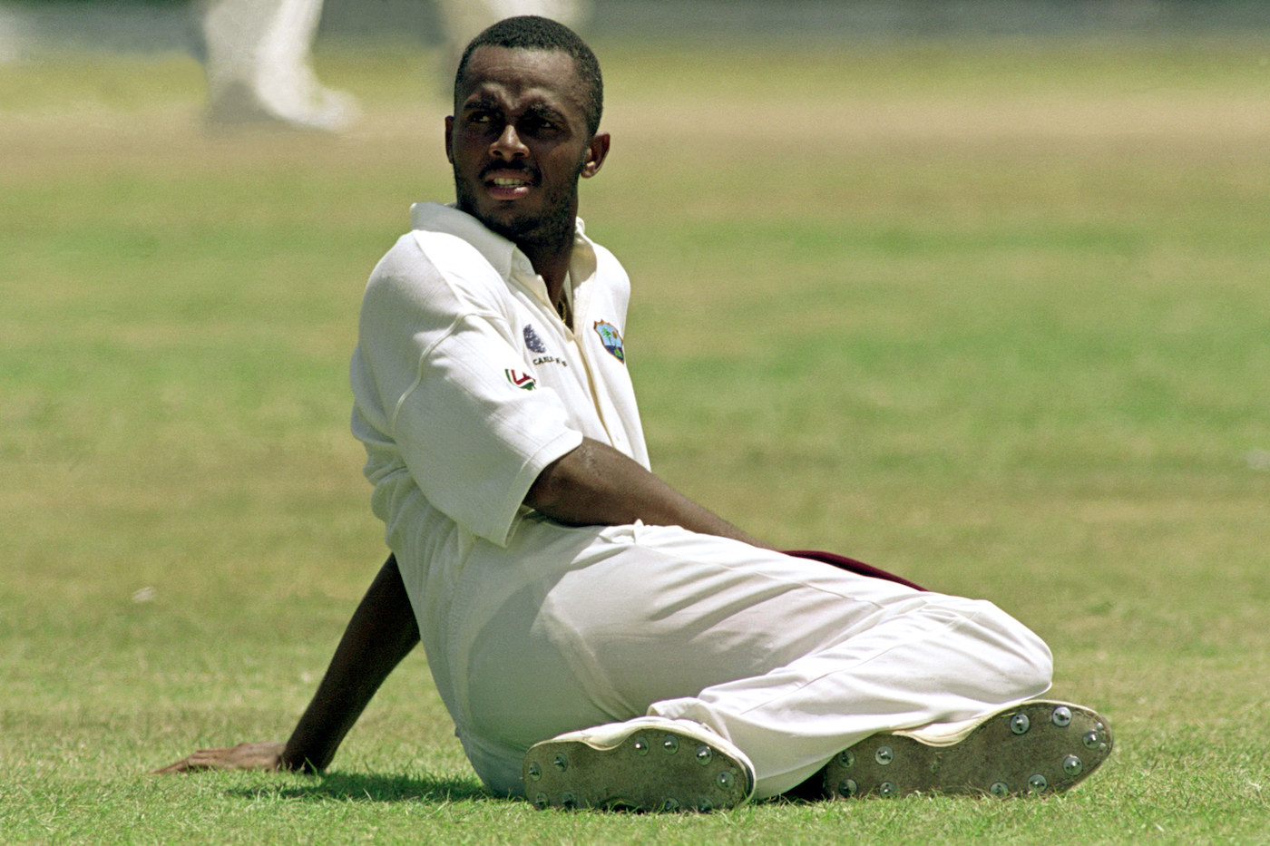 Kemar Roach  Courtney Walsh  England  West Indies