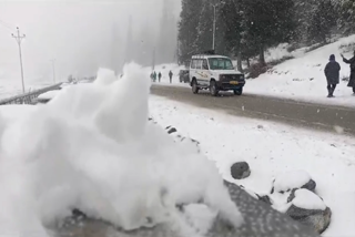 Snowfall in Gulmarg